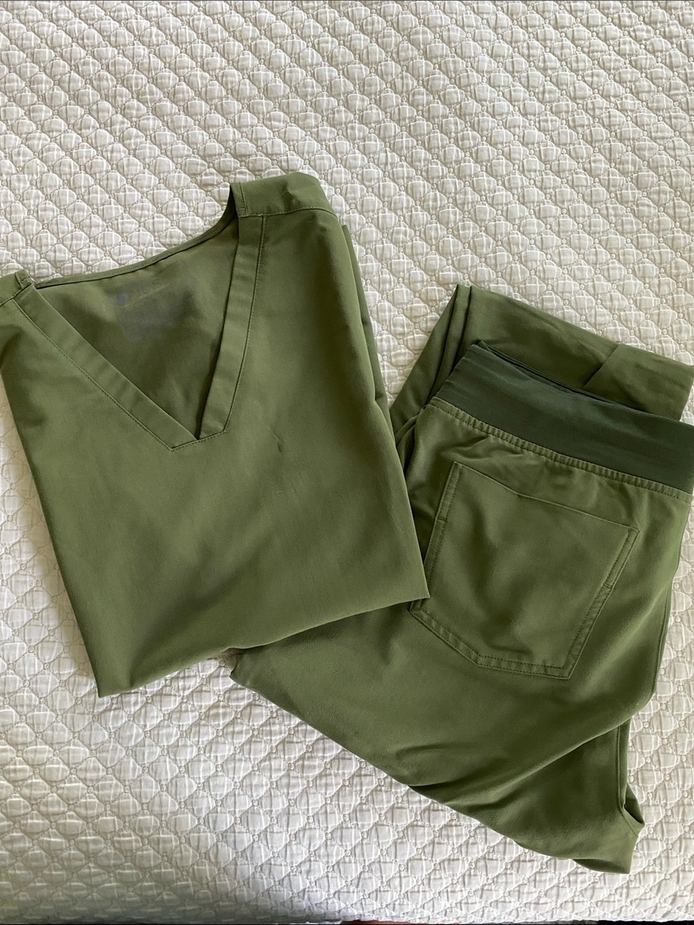 Figs Casma + Zamora Scrub Set Olive Green